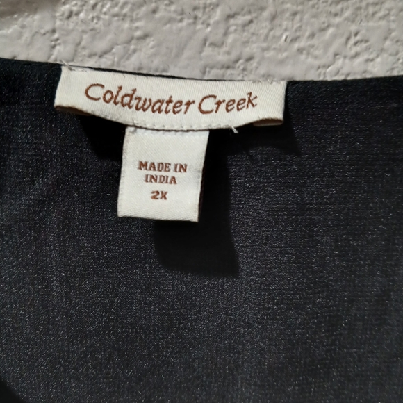 Floral V-Neck Women's Top - Black and Purple - Picture 2 of 5